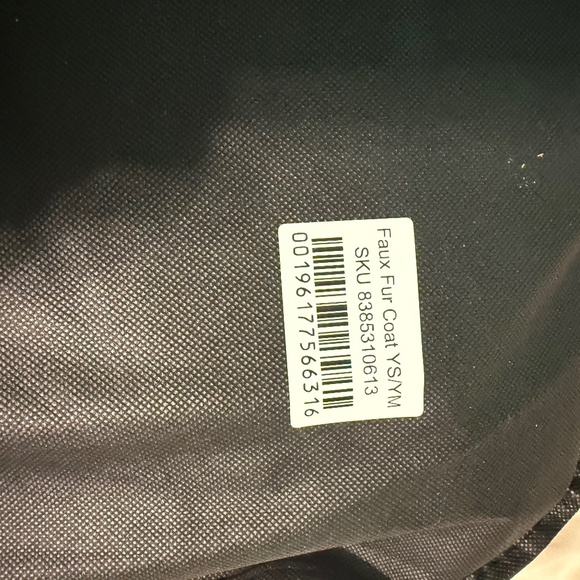 Taylor Swift Fur jacket. Youth Small - Picture 6 of 7